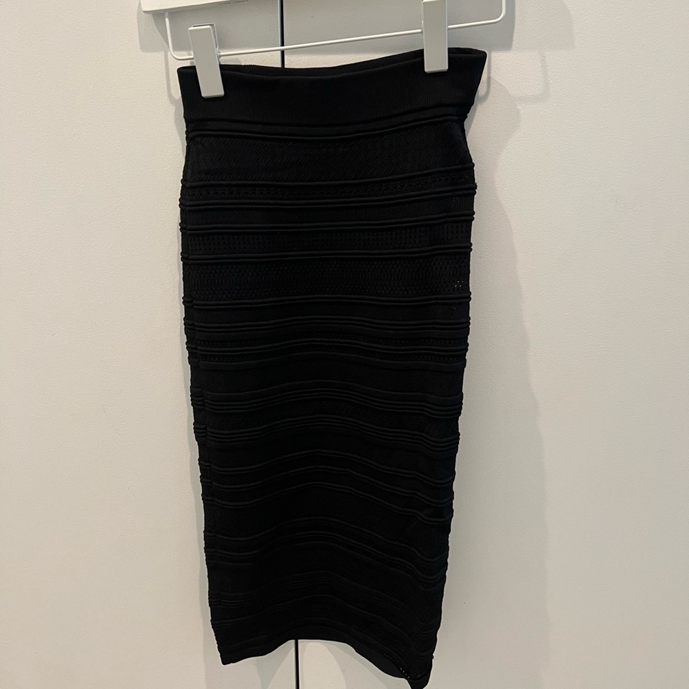 Aritzia babaton xs skirt black knit